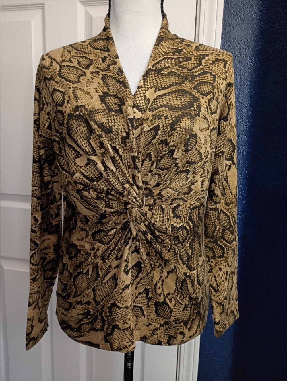 Jones New York Neutral Snake-Print Knit Top - Black & Tan